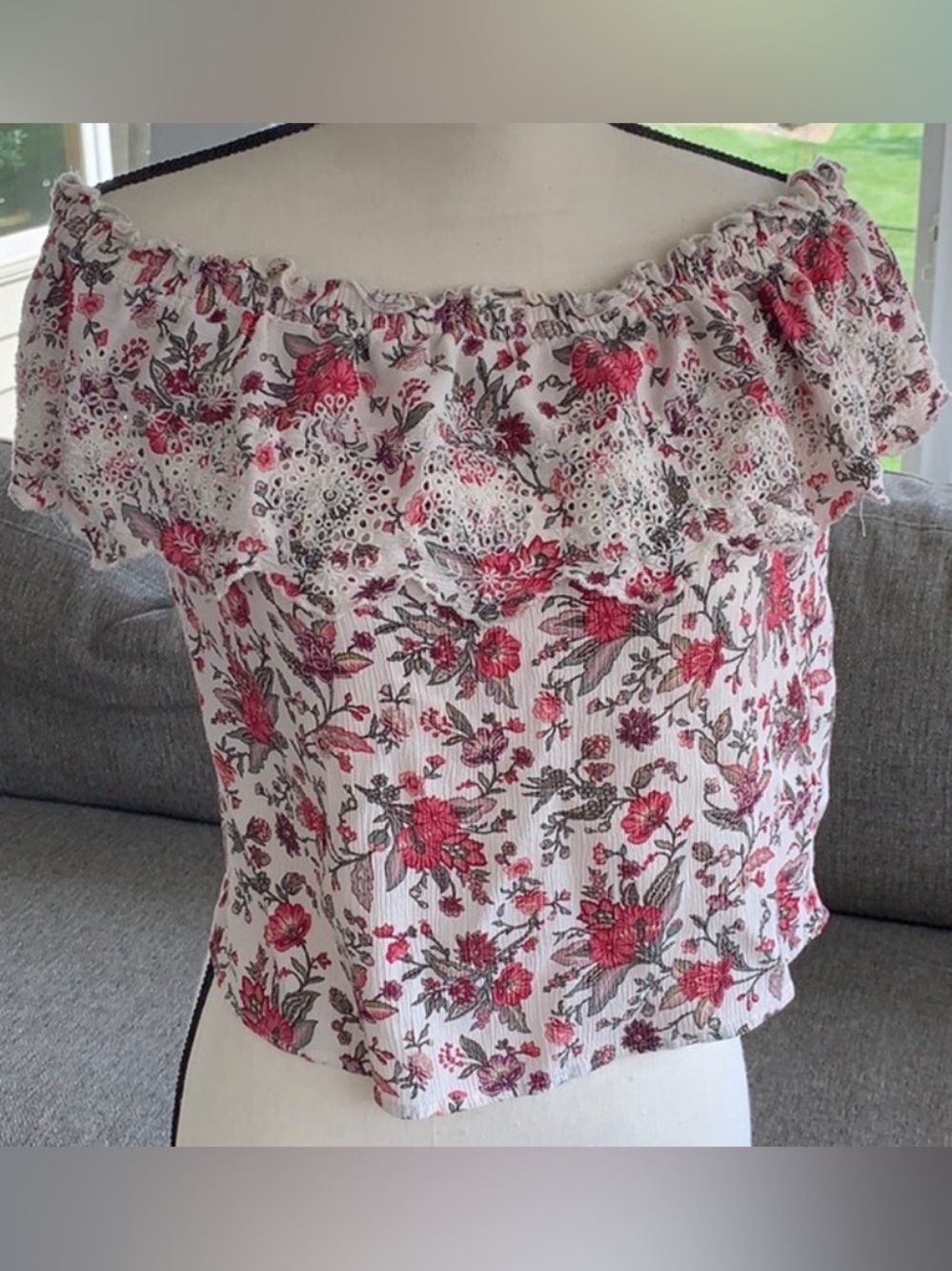 American Eagle Floral Off-the-Shoulder Ruffle Top Size M Excellent Condition